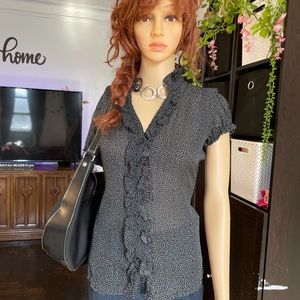 Black breathy shirt 🖤